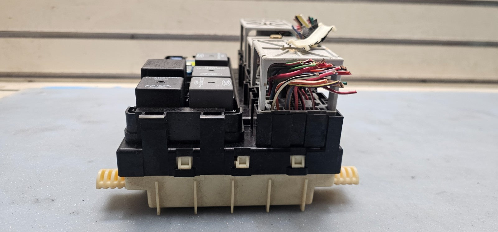 🔥04-05 TAURUS MERCURY SABLE FUSE BOX BCM GEM MODULE MULTIFUNCTION RELAY OEM