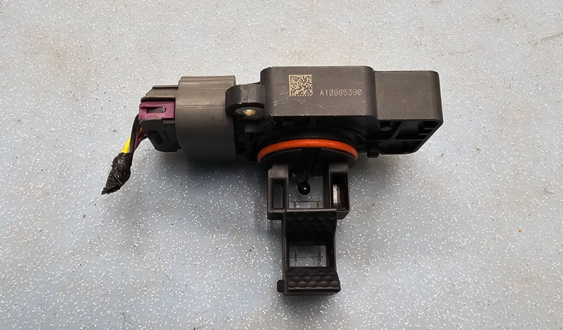 🔥09-15  Avalanche Escalade Silverado CTS Air Mass Airflow Sensor Assembly BLACK