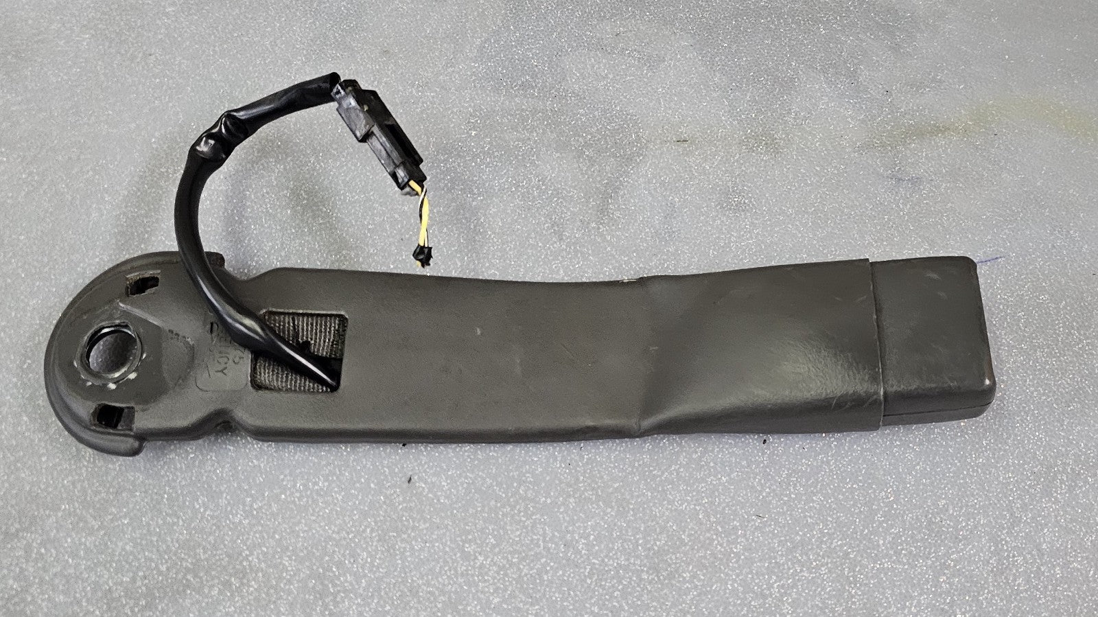 🔥03-06 Tahoe Yukon Sierra Silverado Front Seat Belt Buckle Black