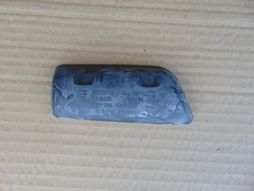 🔥06-13 CHEVROLET IMPALA DRIVER SIDE REAR DOOR PANEL PULL SCREW COVER 10352913