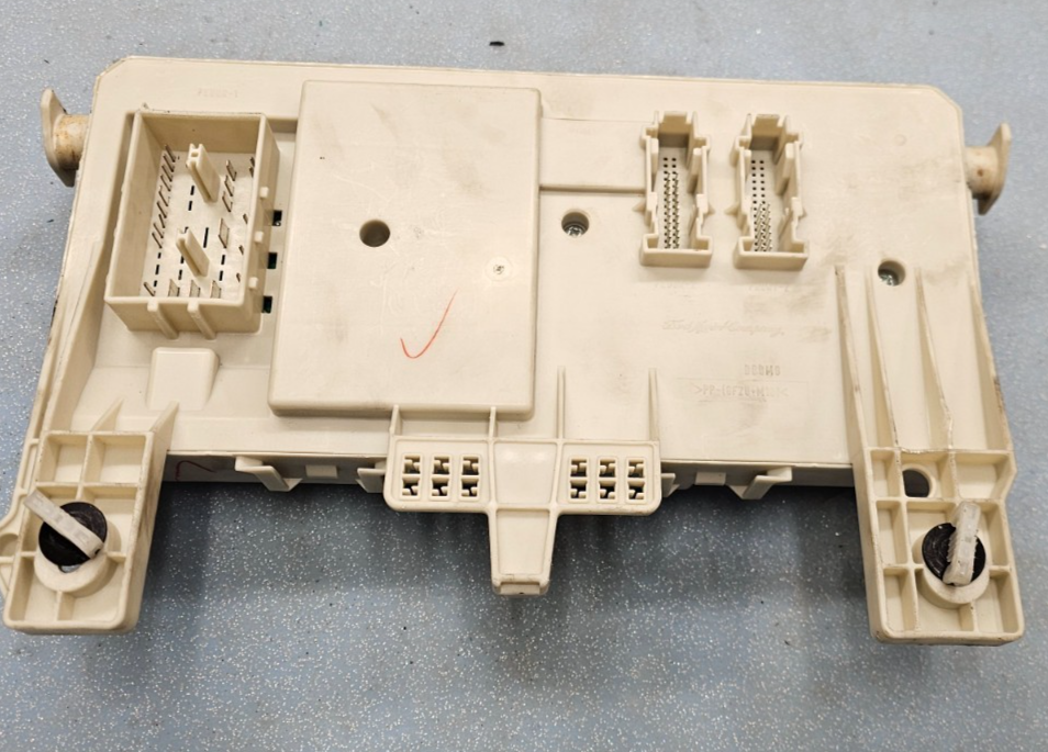🔥04-09 MAZDA 3 BCM FUSE BOX JUNCTION INTERIOR BODY CONTROL MODULE