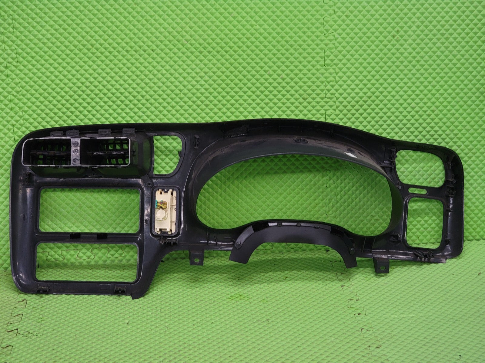 🔥98-04 BLAZER S10 JIMMY SONOMA Cluster Dash Radio Bezel graphite  C8