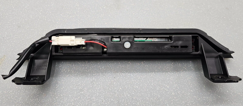 05-08 Nissan Pathfinder Xterra Third Center Brake Light Tail Light Assembly OEM