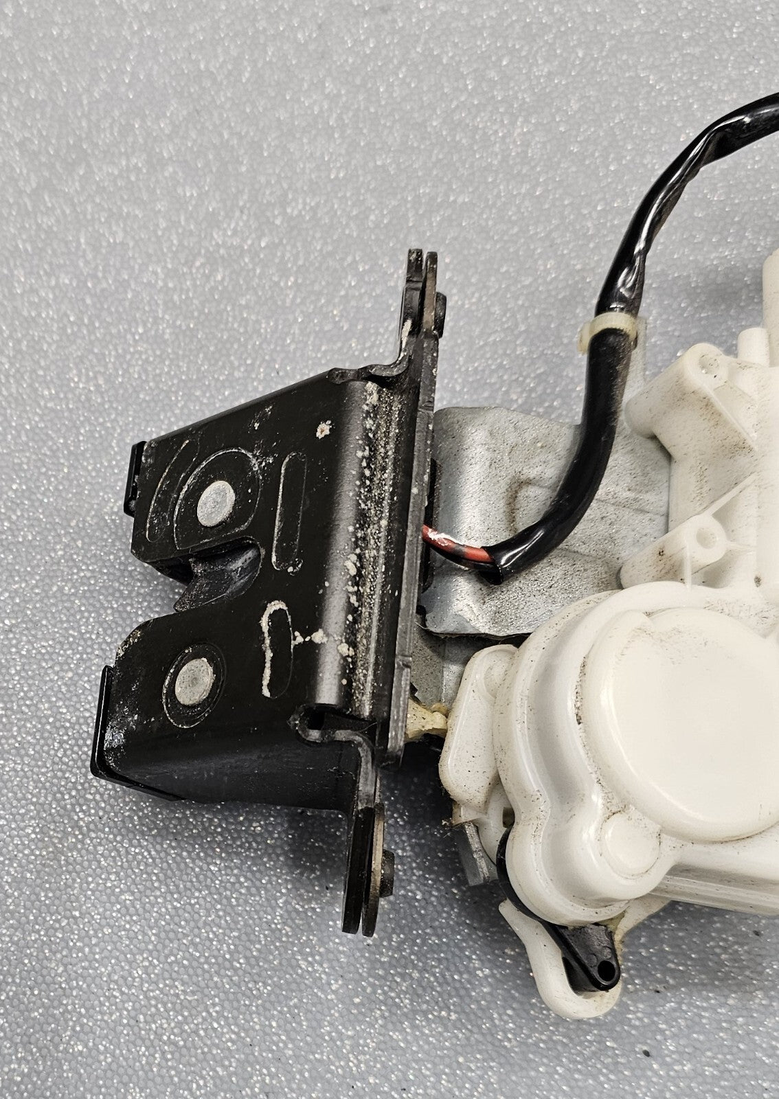 07-12 Mazda CX-7 Rear Gate Latch Tailgate Liftgate Trunk Lock Actuator Assembly