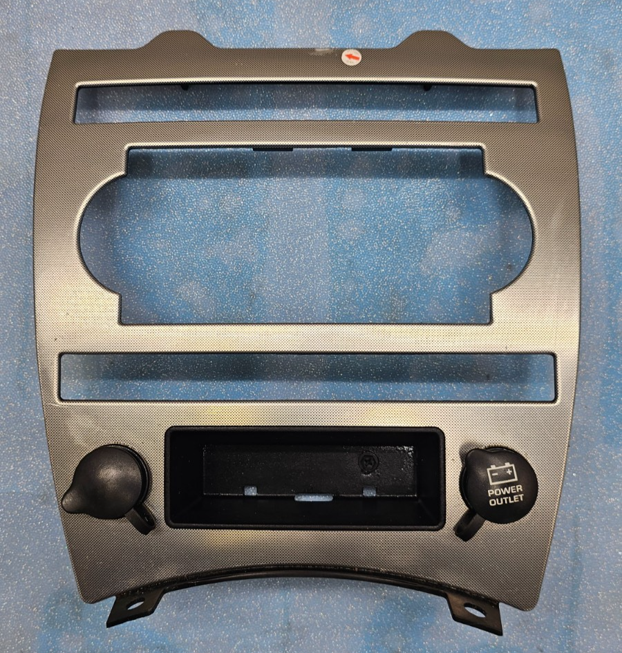 🔥05-07 JEEP GRAND CHEROKEE DASH PANEL RADIO SURROUND TRIM BEZEL Silver OEM B70