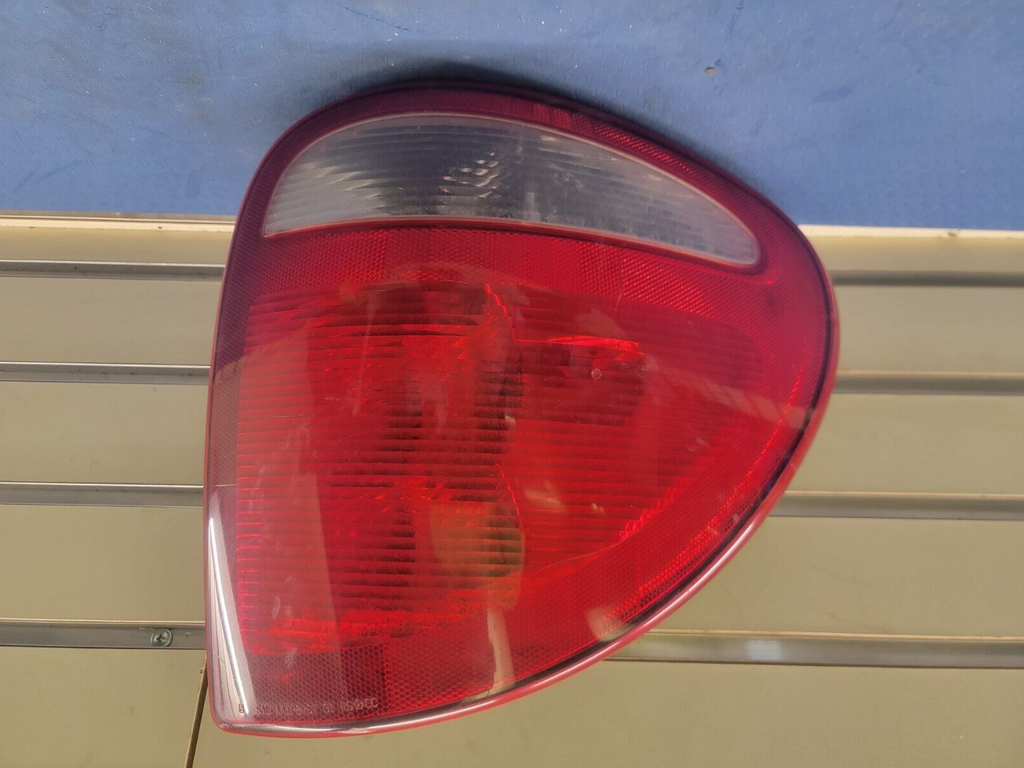 🔥04-07 chrysler Town Country Dodge Grand Caravan Passenger Tail light Assembly