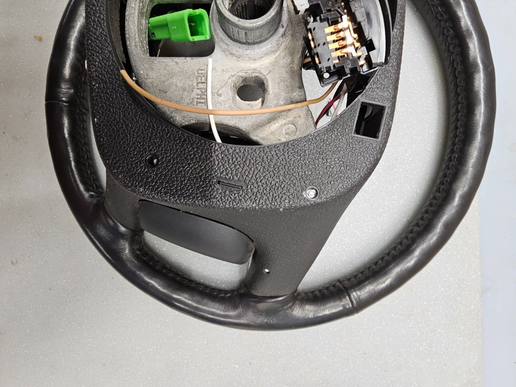 🔥2007-2014 Chevrolet Silverado Sierra Tahoe Yukon Leather Steering Wheel Black