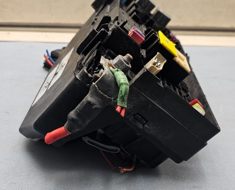 🔥08-09 Dodge Grand Caravan Journey Town Country Fuse box TIPM Power Module OEM