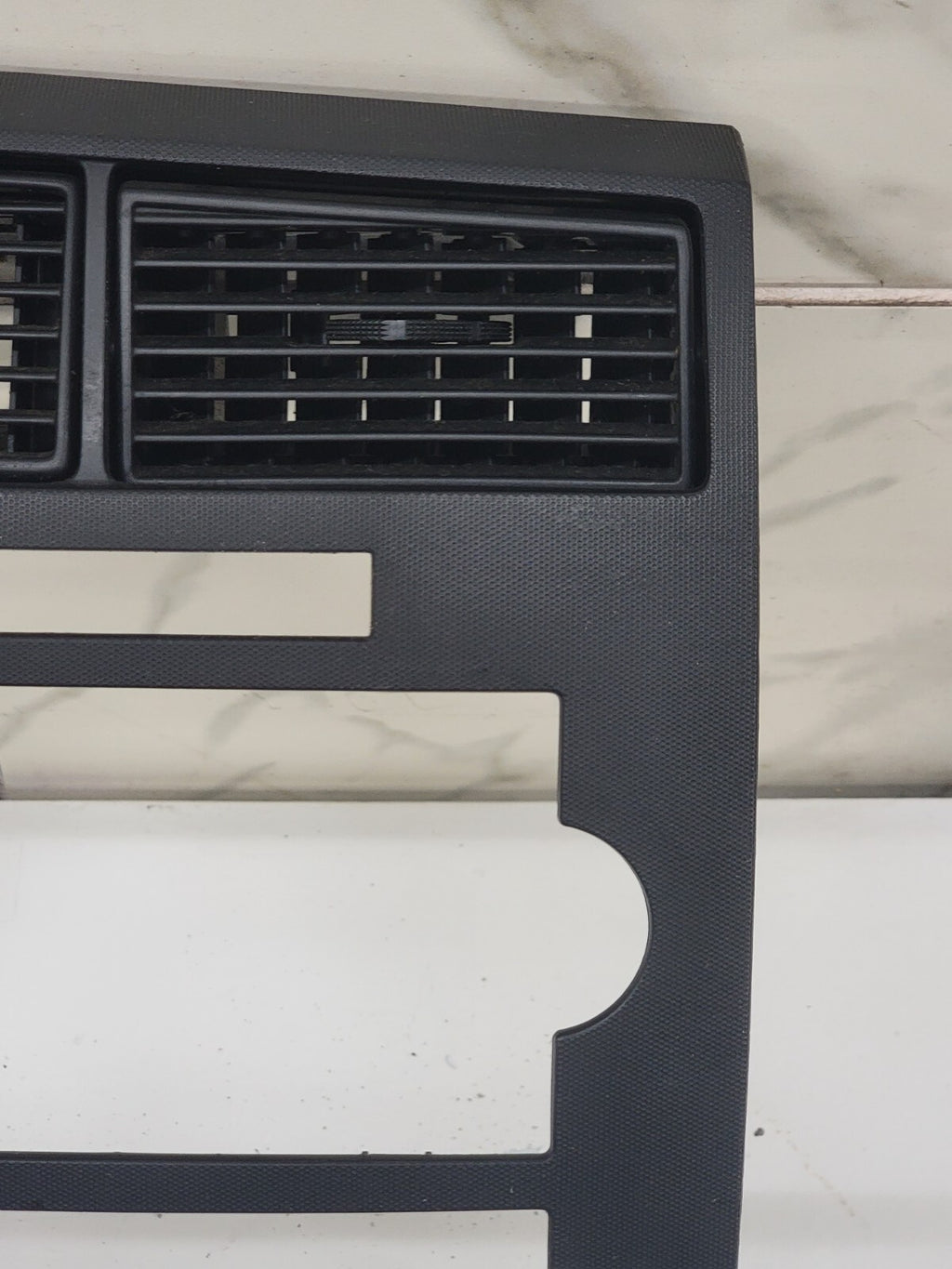 05-07 Dodge Magnum 06-07 Charger RADIO BEZEL CENTER VENTS Storage CARBON Black