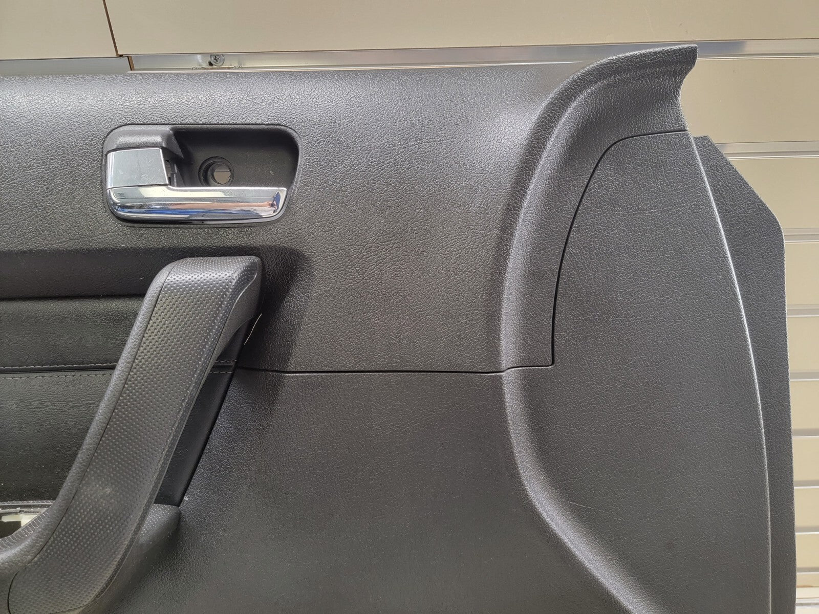 06-10 HUMMER H3 driver LEFT FRONT DOOR TRIM PANEL black OEM