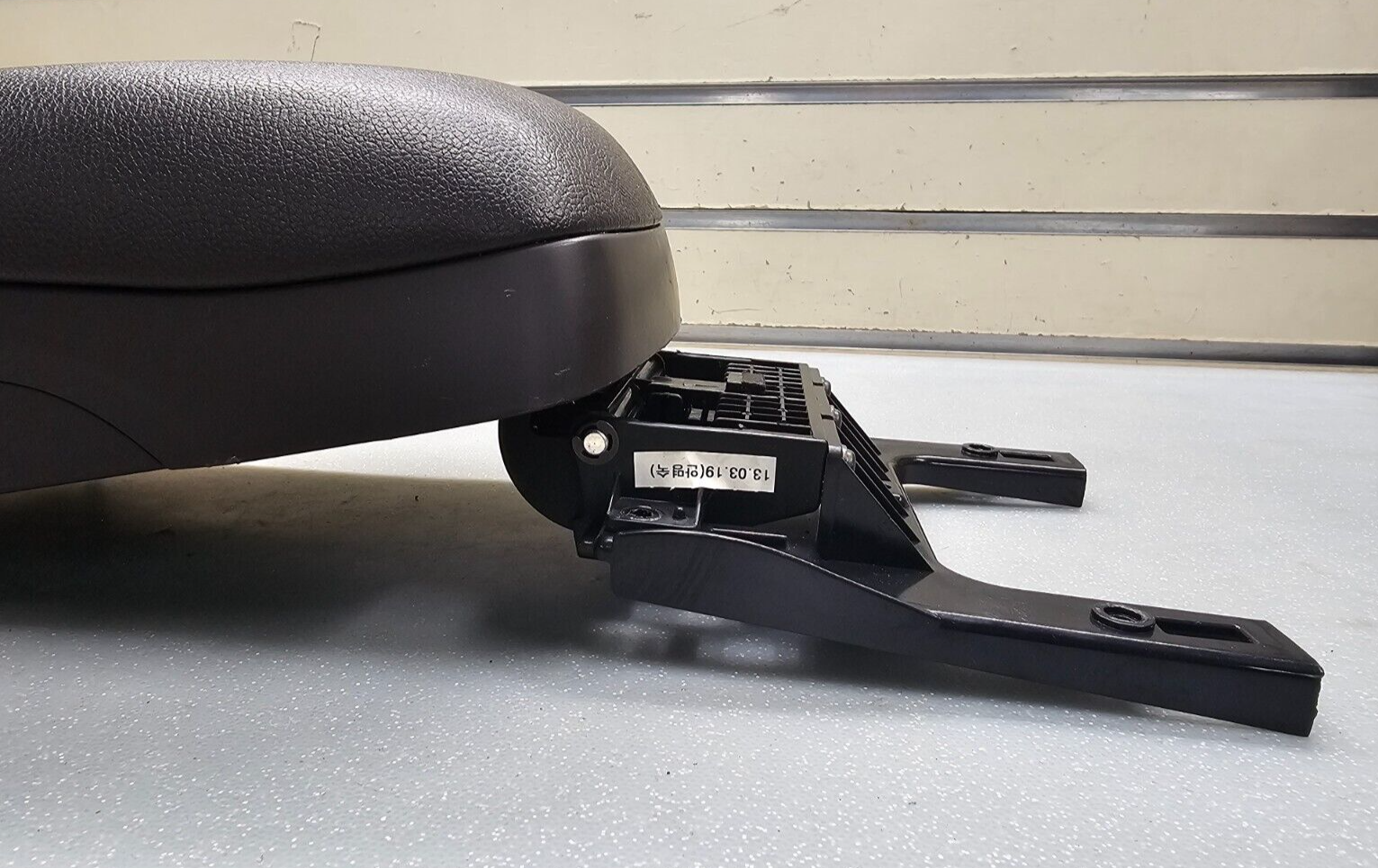11-13 Hyundai Elantra Center Console Leather Armrest Lid Top Pad Assembly Black