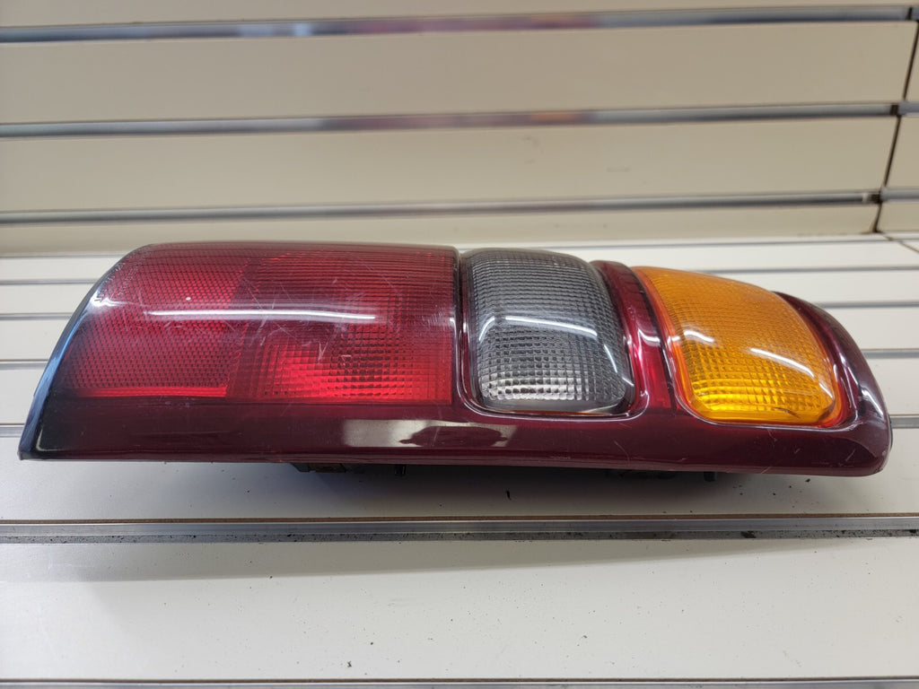 2000-2003 Chevrolet Tahoe suburban taillight Tail Light Assembly Left driver
