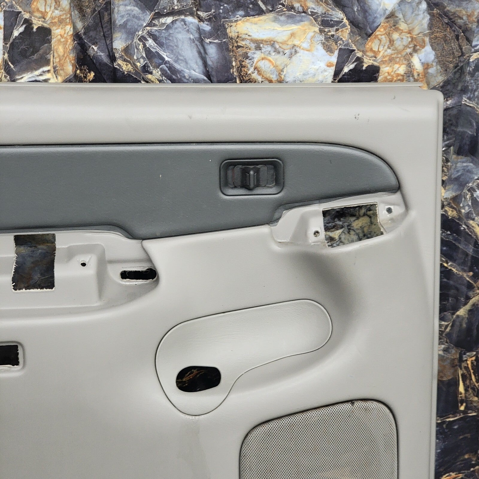 🔥99-06 Silverado SIERRA Door Panel Rear LEFT /No Arm LIGHT GRAY G-H2 D7