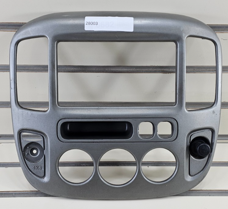 🔥01-07 FORD ESCAPE CENTER DASH RADIO A/C CLIMATE TRIM BEZEL SILVER OEM