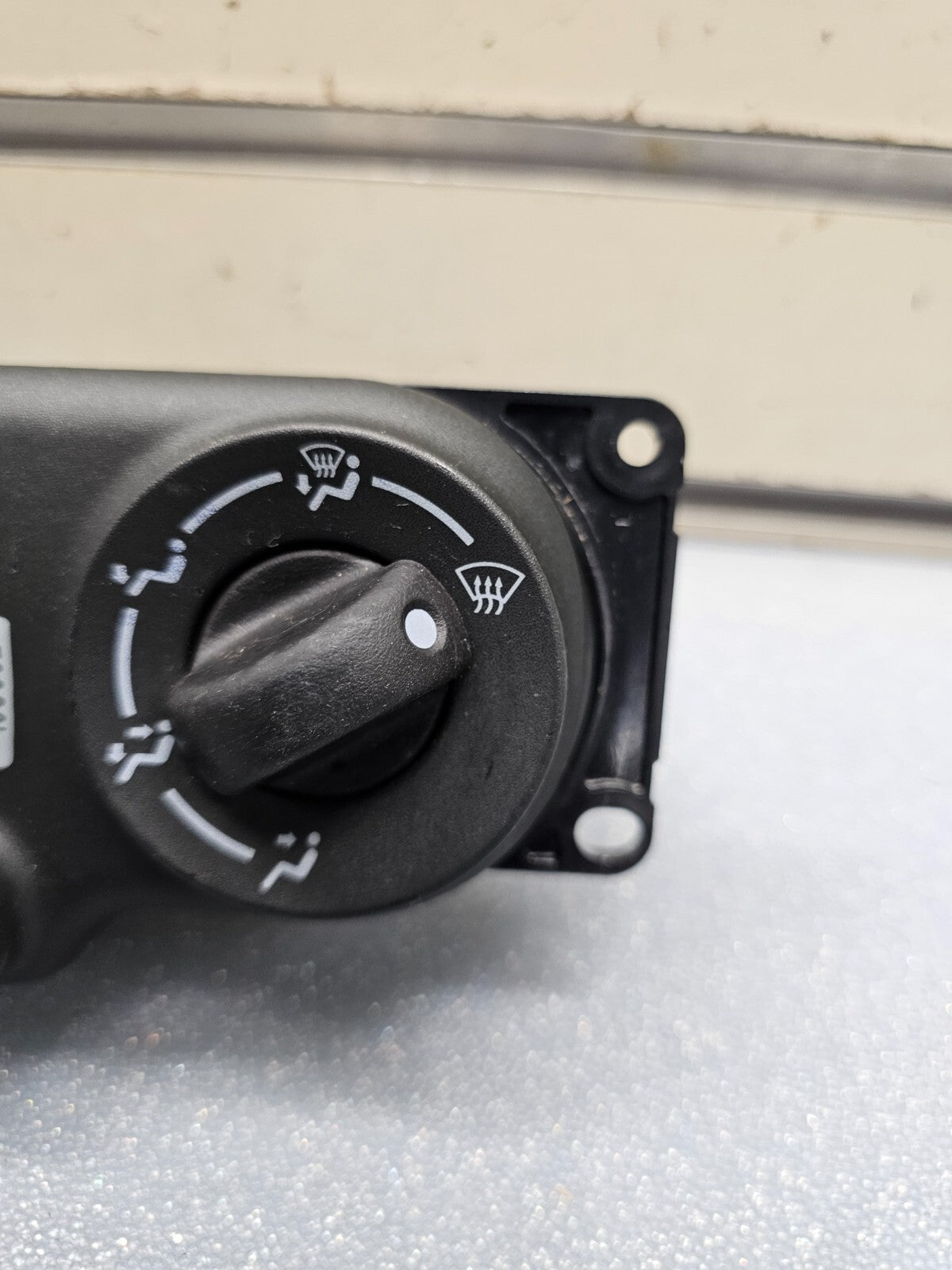 🔥2005 Chevy Equinox A/C Dash Temperature Heater Climate Control Conditioner OEM