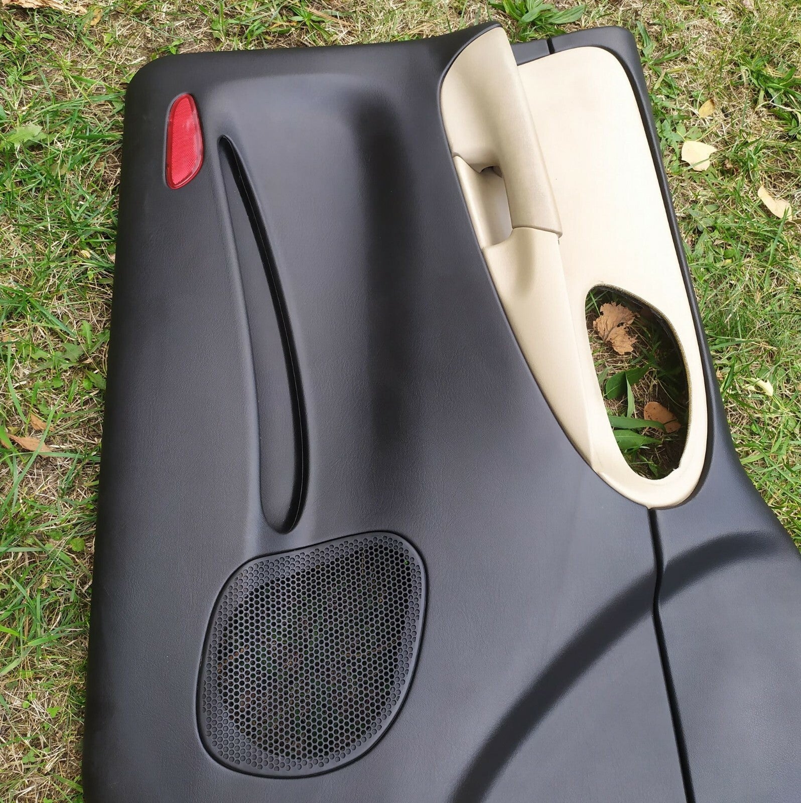 🔥2002-2009 CHEVY TRAILBLAZER Door Panel  Front LEFT Driver Armrest BLACK Tan D8