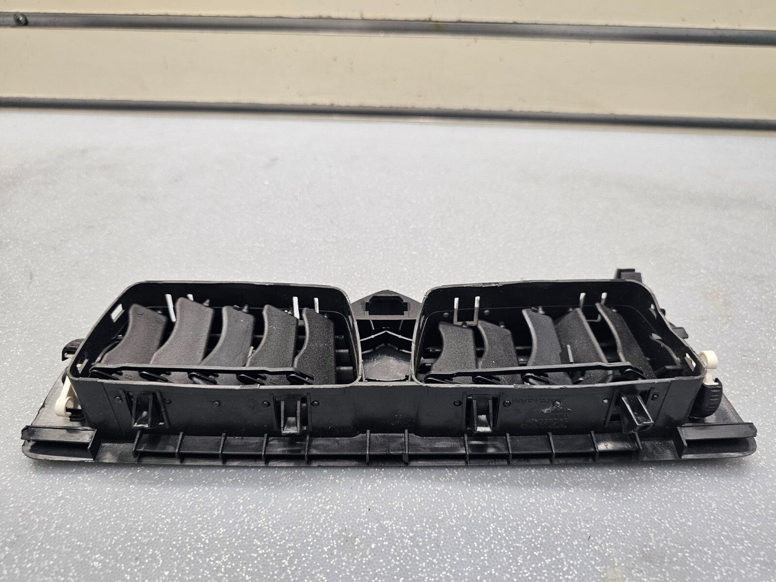 🔥04-09 Volvo S60 Dash Center AC Vent Grill Air Duct Trim Hazard Switch Cover