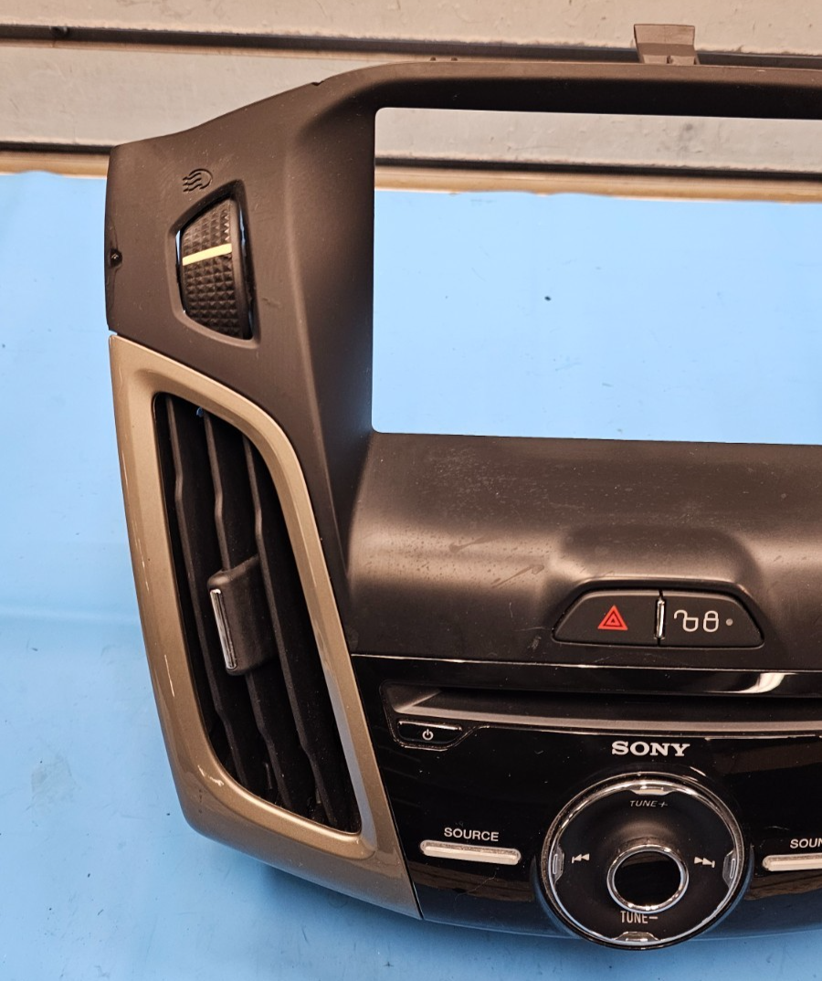 🔥15-17 Ford Focus SE Dash Trim Panel Radio Player Climate Control Bezel Black
