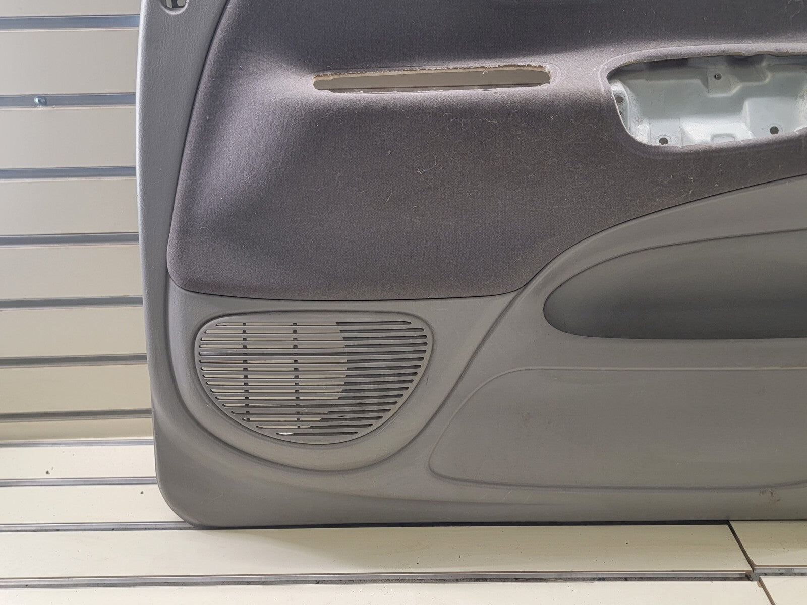 🔥2004-2006 Toyota Tundra Crew Cab Door TrimPanel FRONT right PASSENGER grey D20