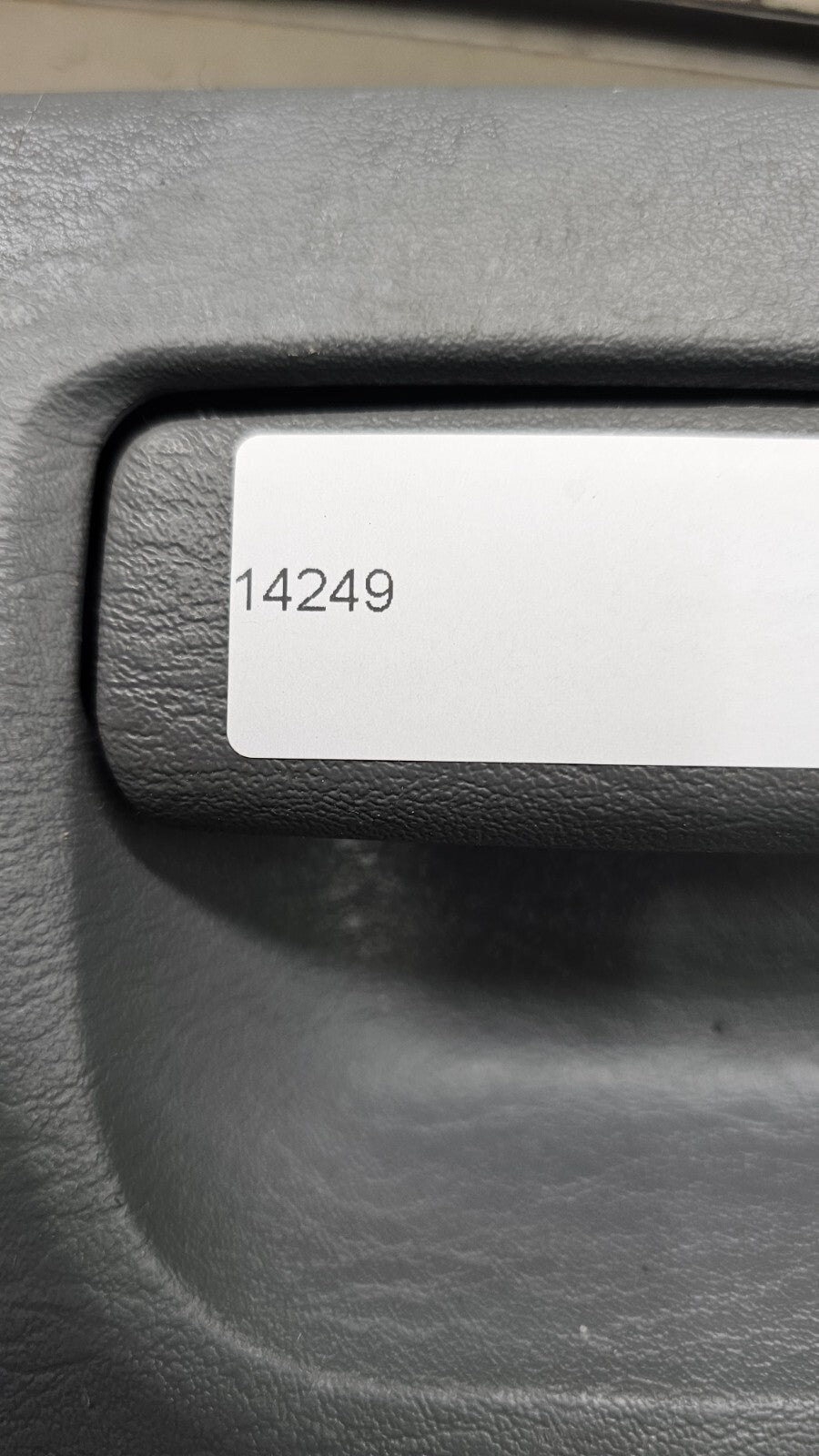 🔥01-07 CARAVAN TOWN COUNTRY VOYAGER DASH GLOVE BOX COMPARTMENT ASSEMBLY GRAY