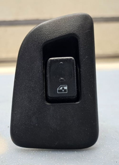 03-06 Silverado Tahoe Suburban Yukon Sierra Right Rear Window Door Switch Black