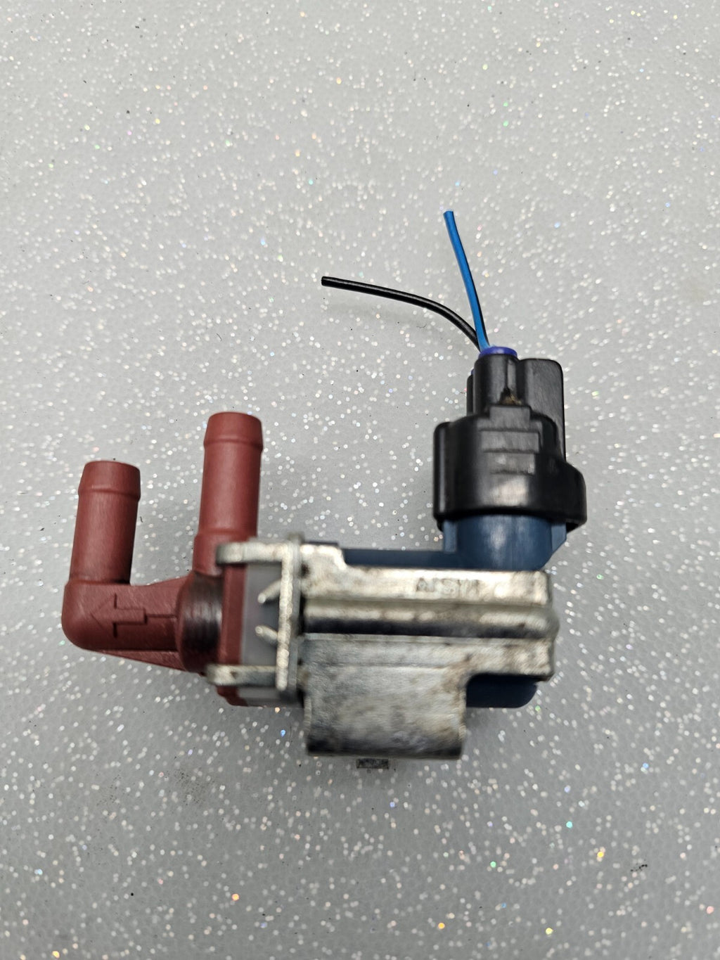 98-02 TOYOTA COROLLA OEM PURGE VACUUM SWITCH VALVE VSV90910-12211/25860-0D010/TC