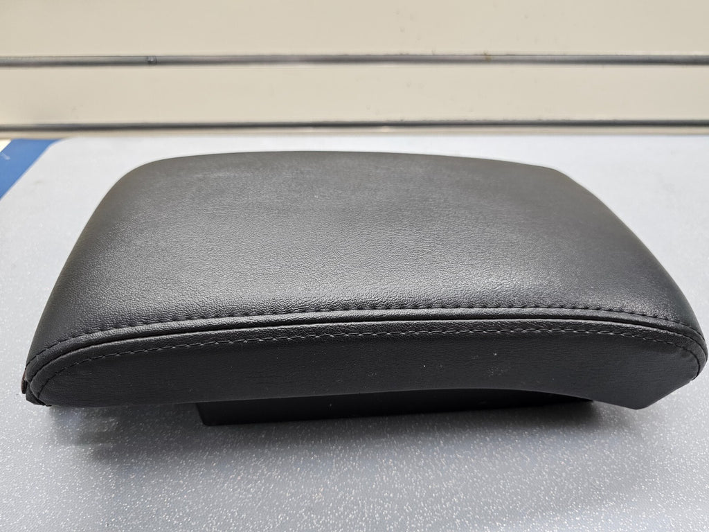 🔥08-12 Chevy Malibu CENTER CONSOLE LID ARMREST ASSEMBLY STORAGE COVER BLACK OEM