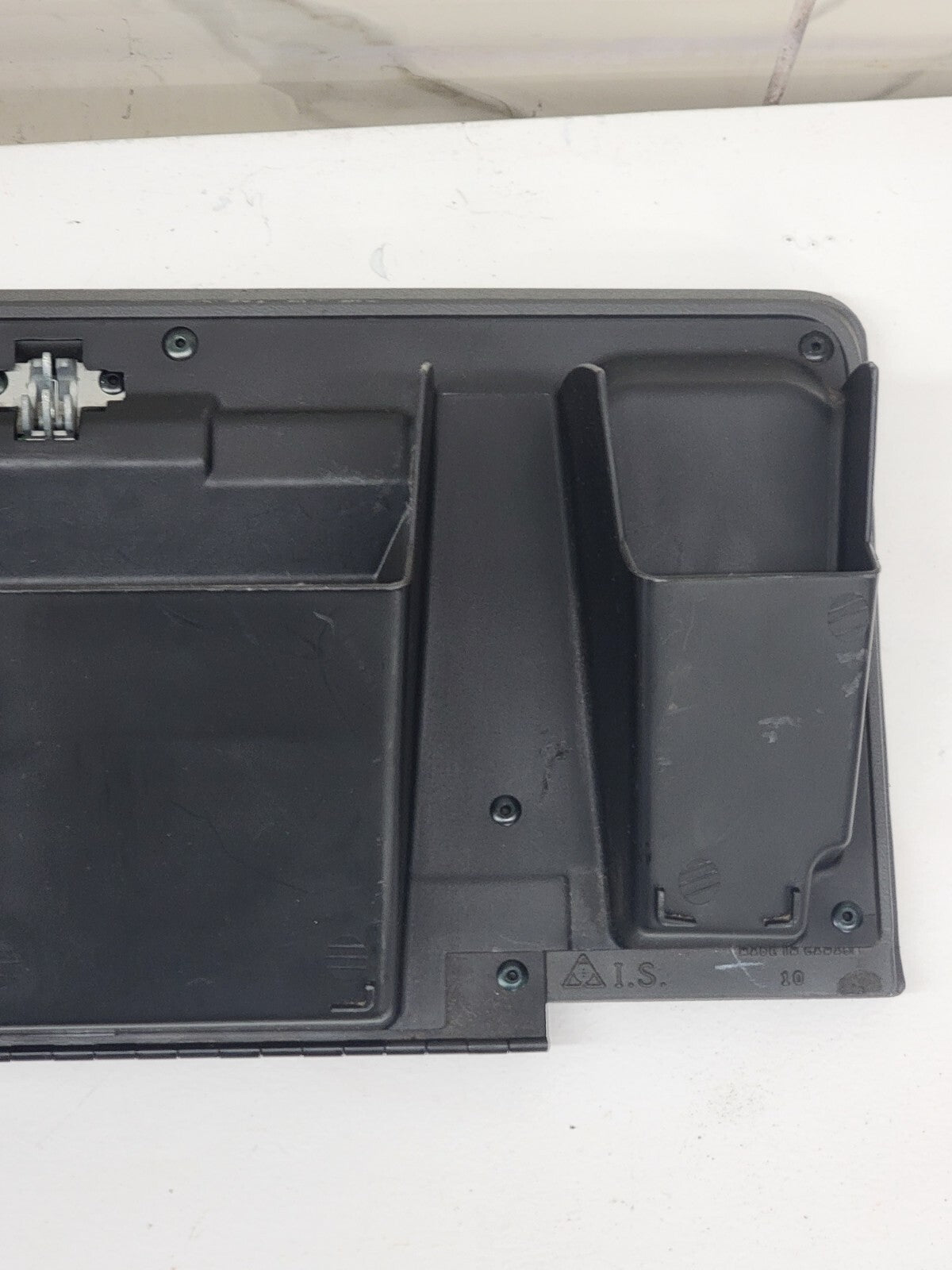 2002-2006 CADILLAC ESCALADE GLOVE BOX DASH STORAGE COMPARTMENT OE DARK GRAY G9