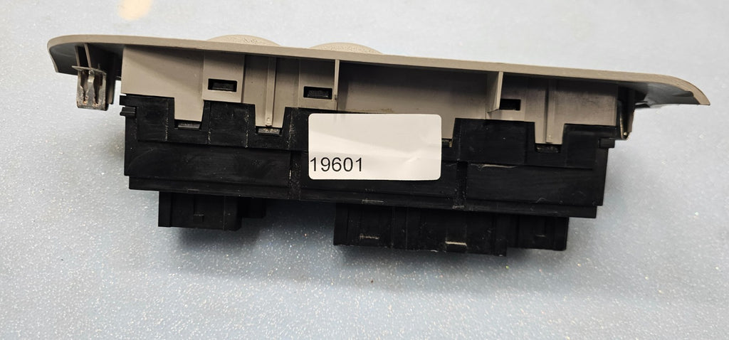 🔥06-09 TRAILBLAZER Front LEFT Master Driver Window Door Switch Assembly Tan