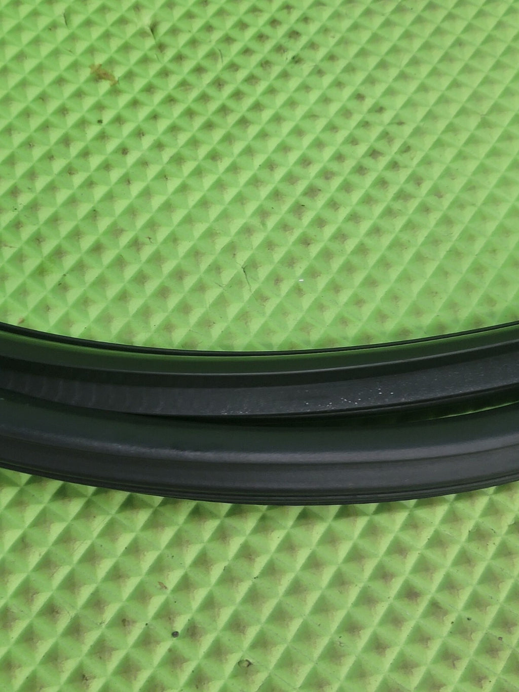 🔥07-14 Chevrolet Tahoe Rear Front Right Passenger Door Weatherstrip Seal Black