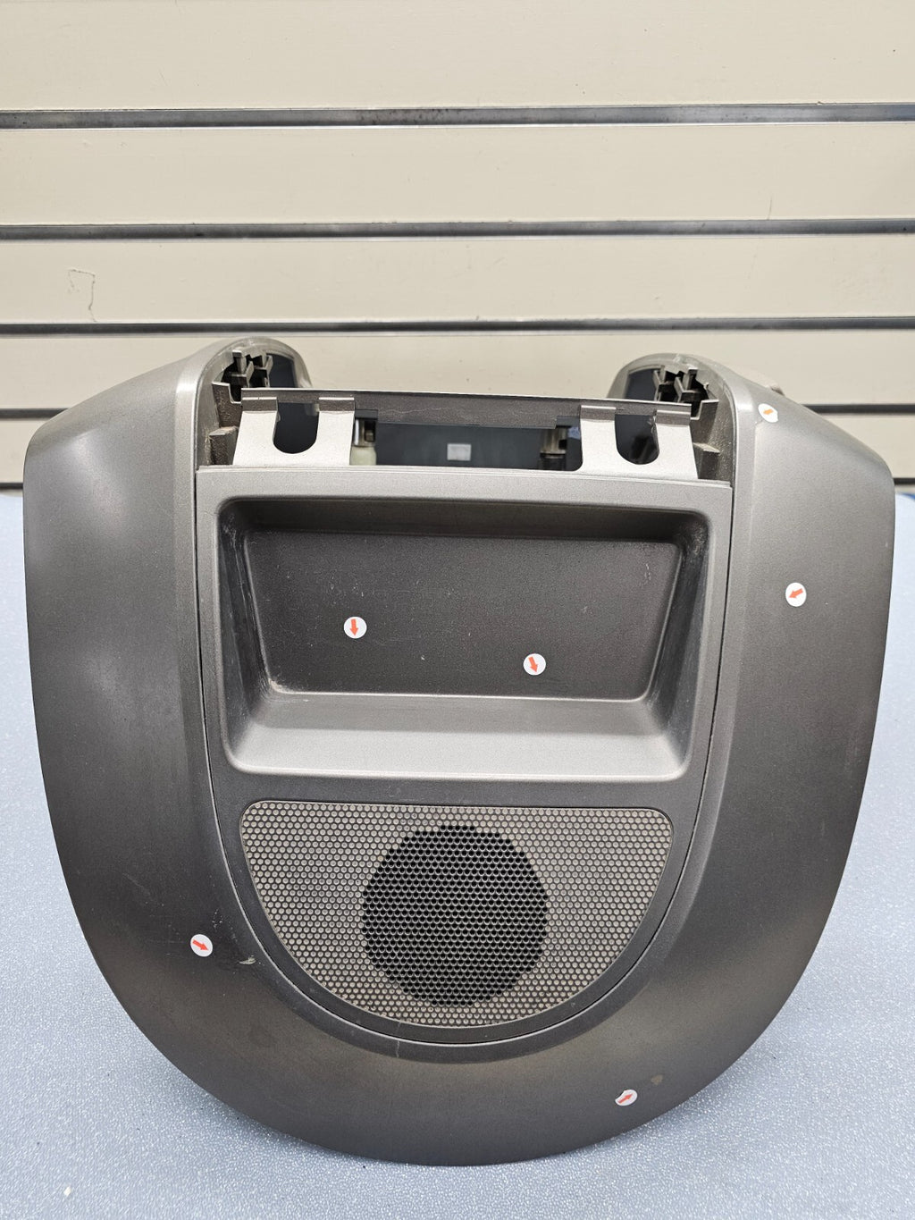 04-06 Nissan Titan Armada Center Dash Radio Display Stereo AC Bezel DK Gray B47