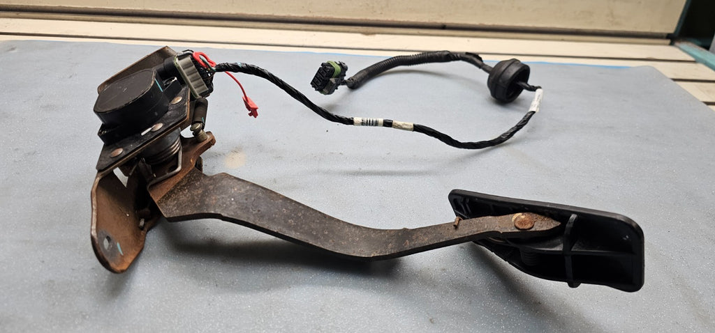 🔥03-06 Silverado Yukon Gas Pedal Drive Wire TAC Module Control Swap Accelerator