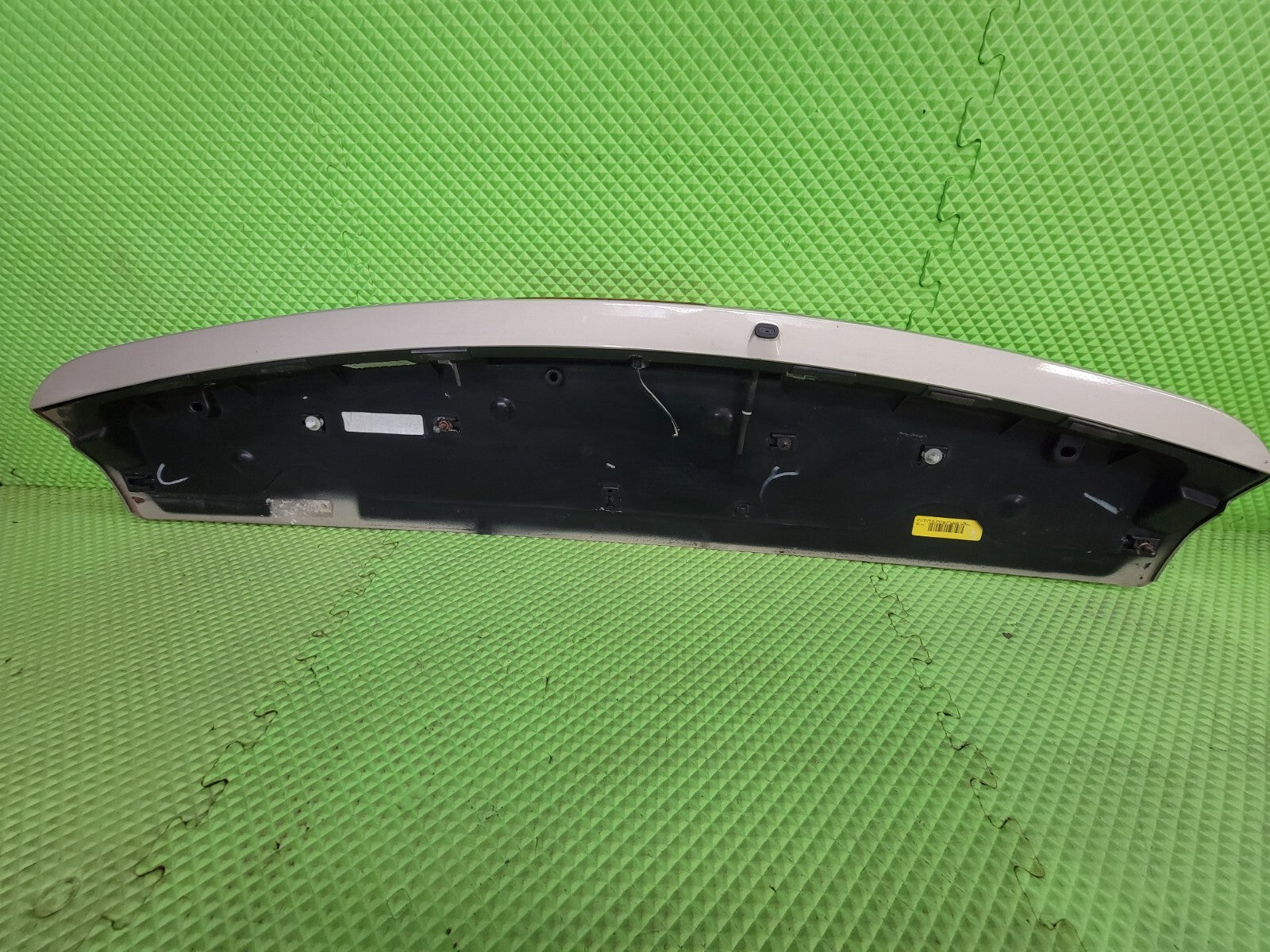 11-20 Dodge Grand Caravan Rear Upper Hatch Spoiler Wing Mount Break Light SILVER