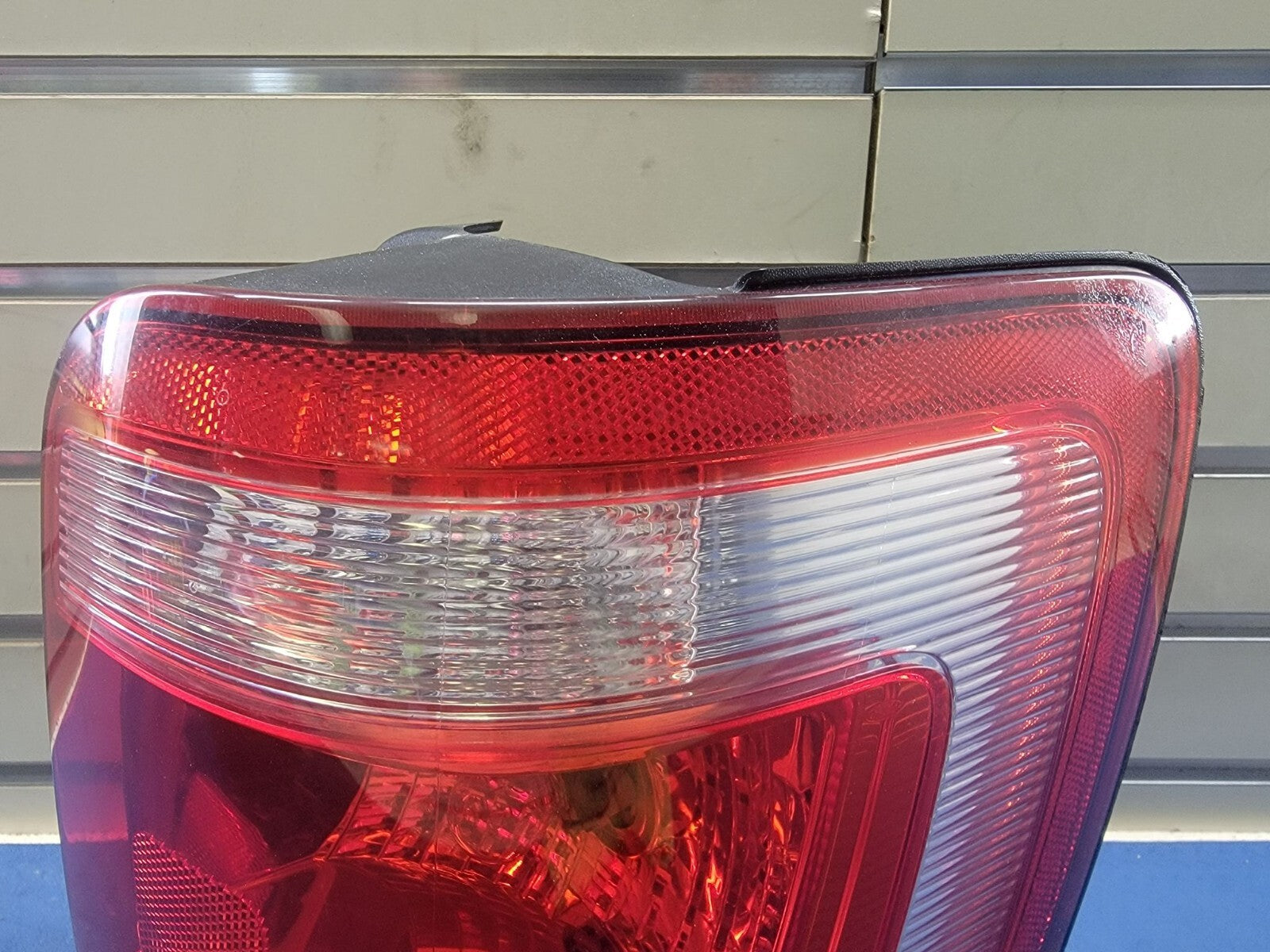 08-12 Ford Escape Right Hand Passenger Side Rear Tail Light Lamp Genuine OEM