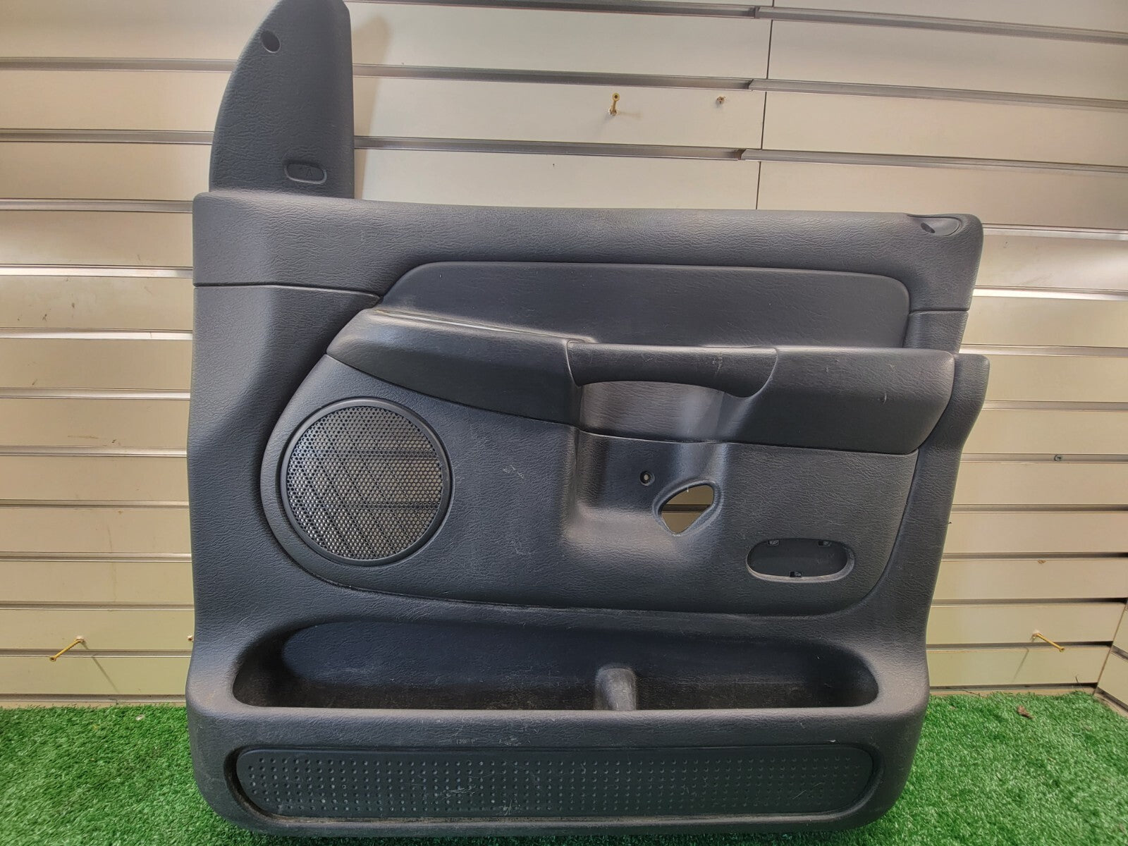 🔥02-05 Dodge RAM Interior Door Panel Front LRIGHT PASSENGER BLACK Auto D11