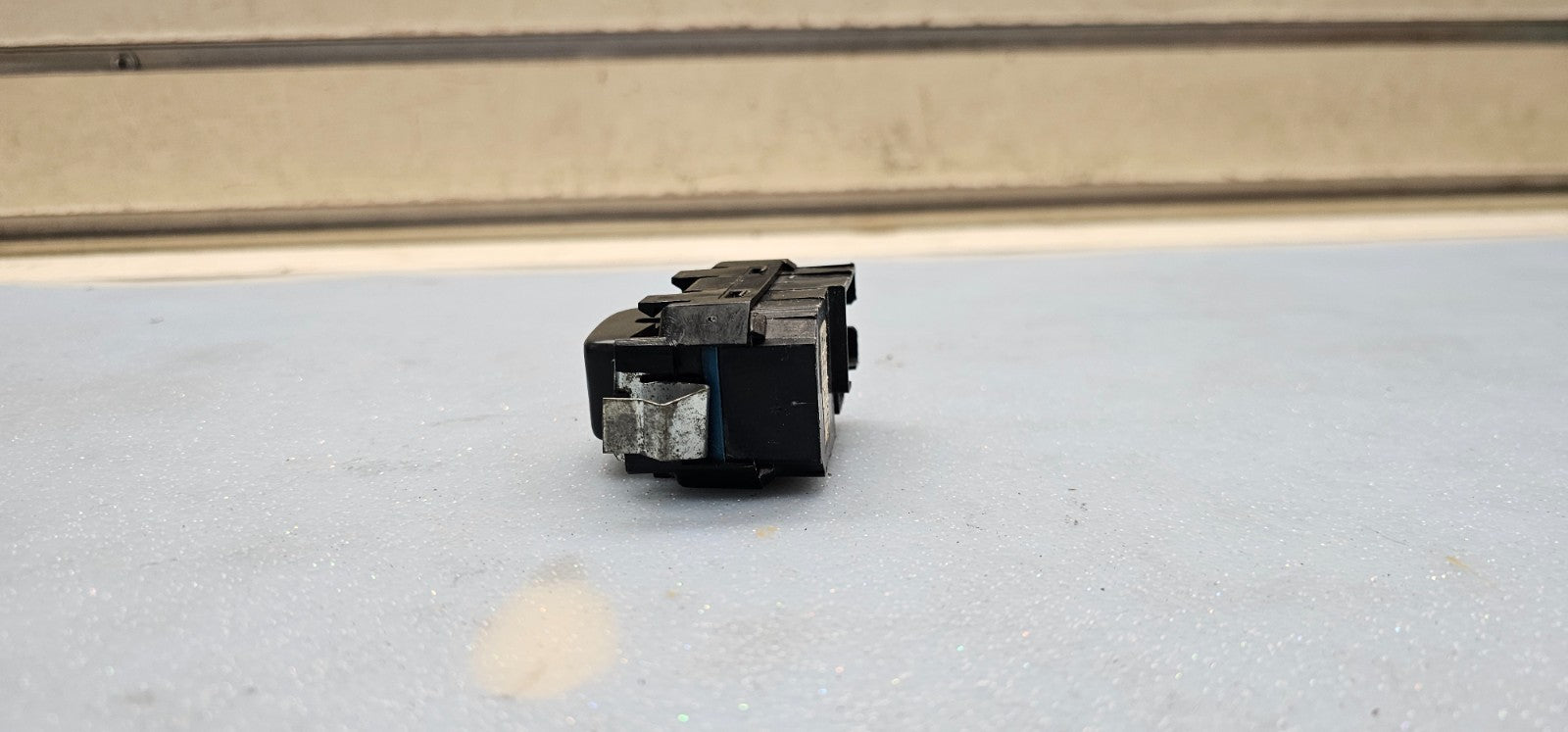 🔥02-05 Trailblazer Right Passenger Rear Window Door Switch Lock Assembly Black