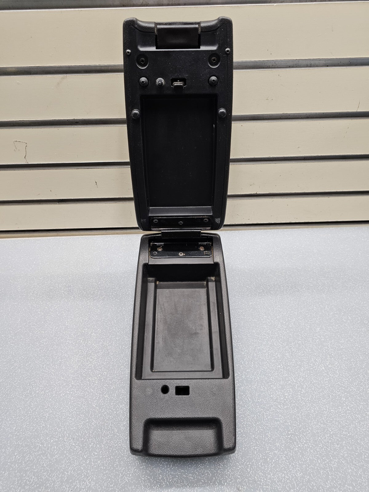 🔥04-12 GMC Canyon Chevy Colorado Center Console Arm Rest Lid BLACK OEM
