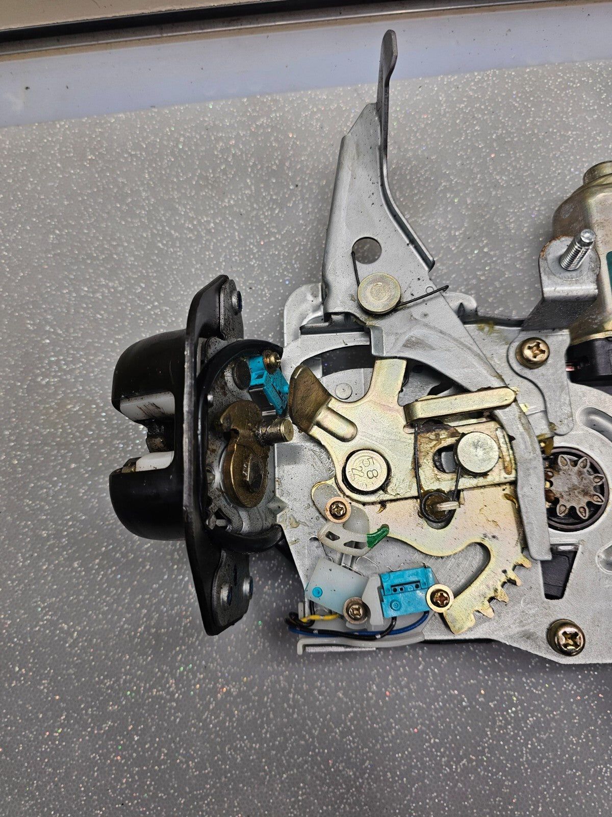 2004-2009 Nissan Quest Lift Gate Tail Gate Door Lock Latch Actuator Assembly OEM