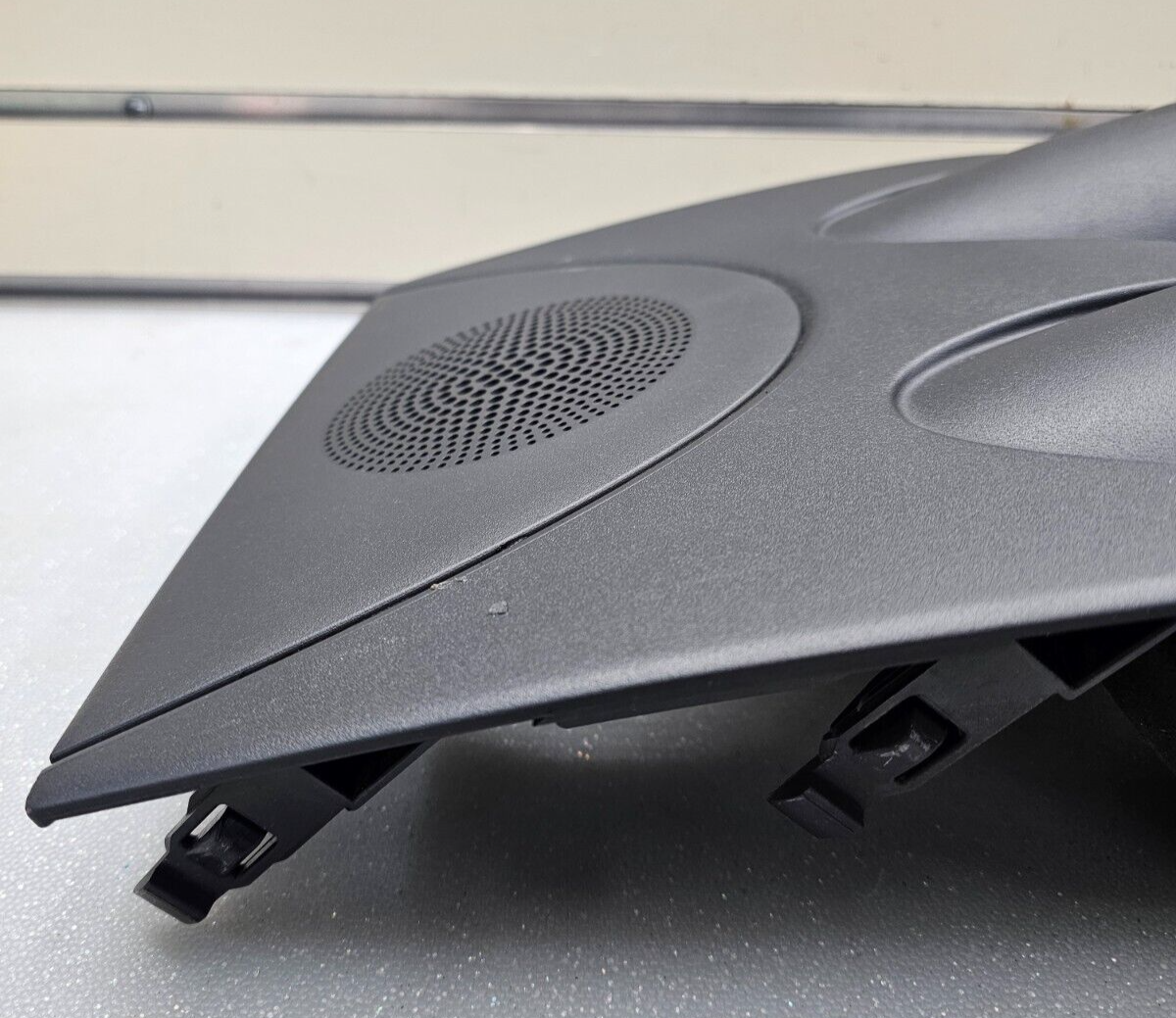 08-15 Nissan Rogue Center Dash Radio Bezel Panel Trim Air Vent Speaker Black OEM