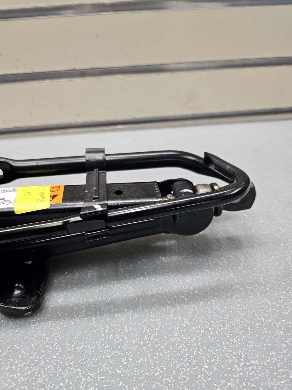 01-12 Ford Escape Mariner Tribute Emergency Scissor Jack Lug Spare Tire Kit/FE