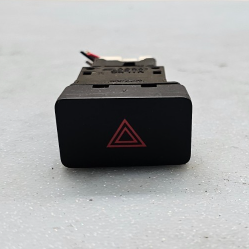 04-15 Armada Titan Hazard Emergency Warning Light Button Control Switch Assembly