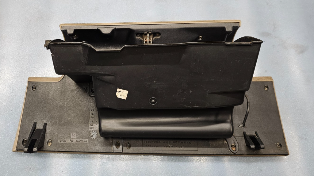 95-99 CHEVY GMC TRUCK SILVERADOC/K Glove Box Storage Compartment Assembly TAN G2