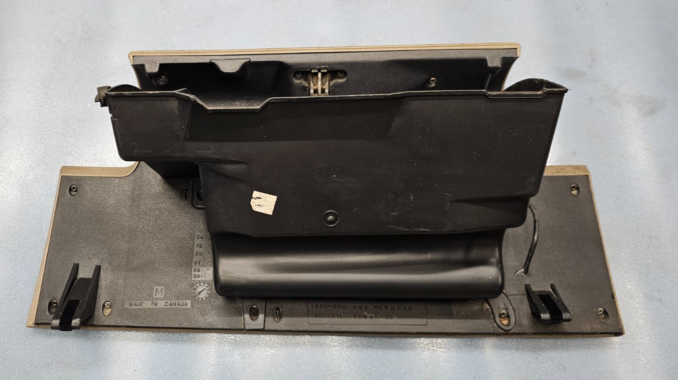 95-99 CHEVY GMC TRUCK SILVERADOC/K Glove Box Storage Compartment Assembly TAN G2