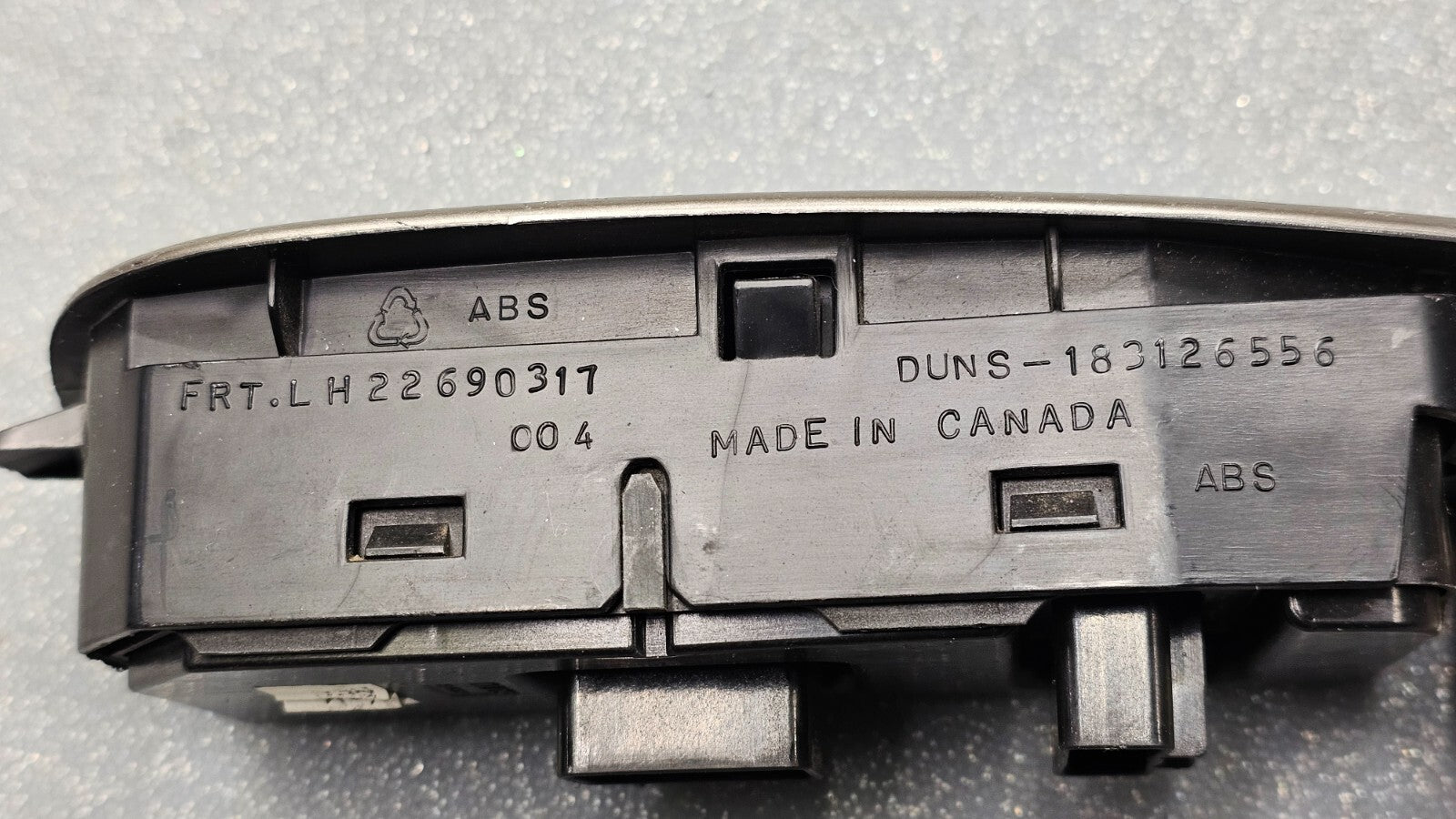 04-07 MALIBU LEFT DRIVER MASTER POWER WINDOW DOOR CONTROL SWITCH ASSEMBLY SILVER