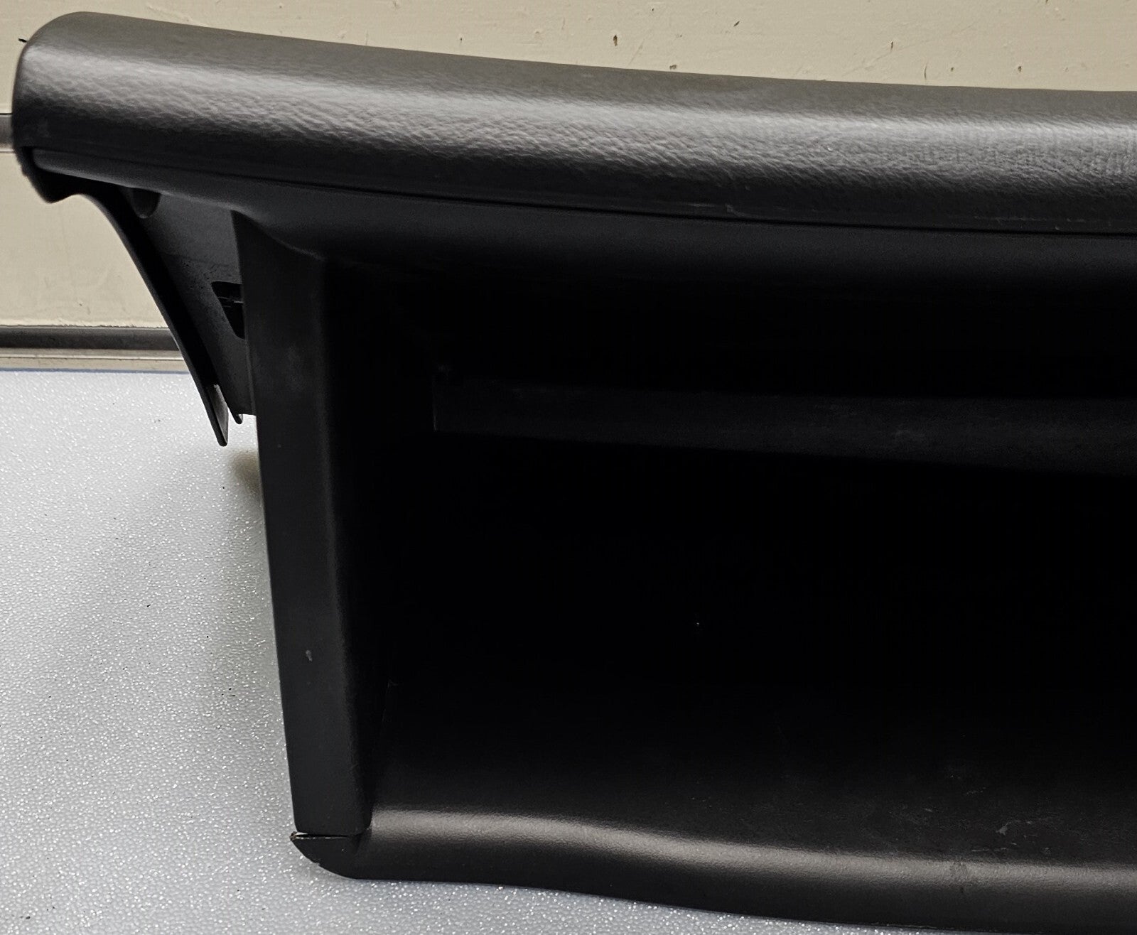 🔥03-07 Honda ACCORD Dash GLOVE BOX Storage Compartment Door BLACK G31
