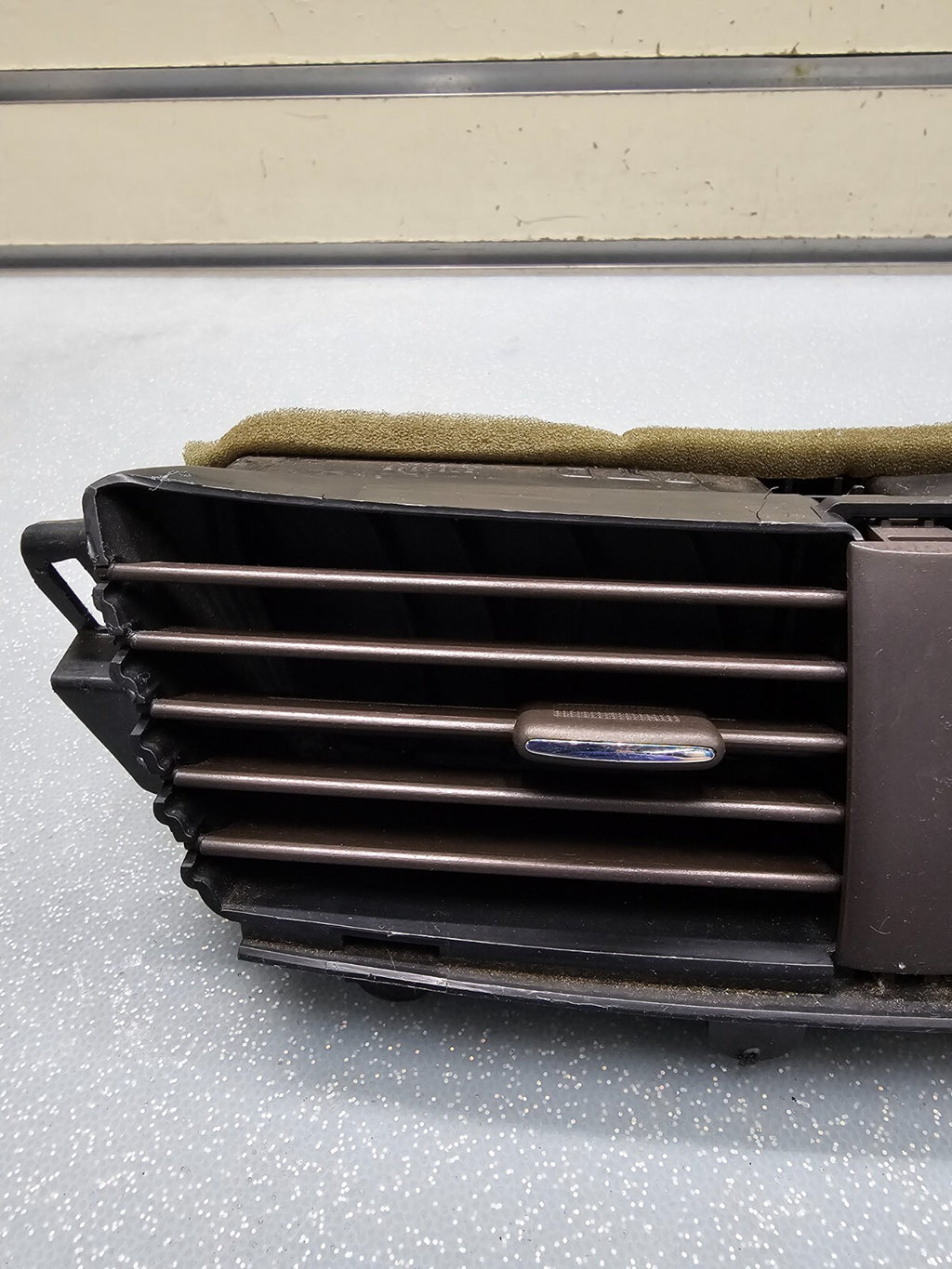 🔥08-12 Chevy MALIBU Dash A/C Heater AIR VENT Front Center Bezel Trim Brown VT46