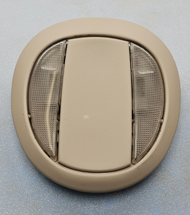 🔥01-07 Grand Caravan Town Country Overhead Console Dome Map light Assembly Tan