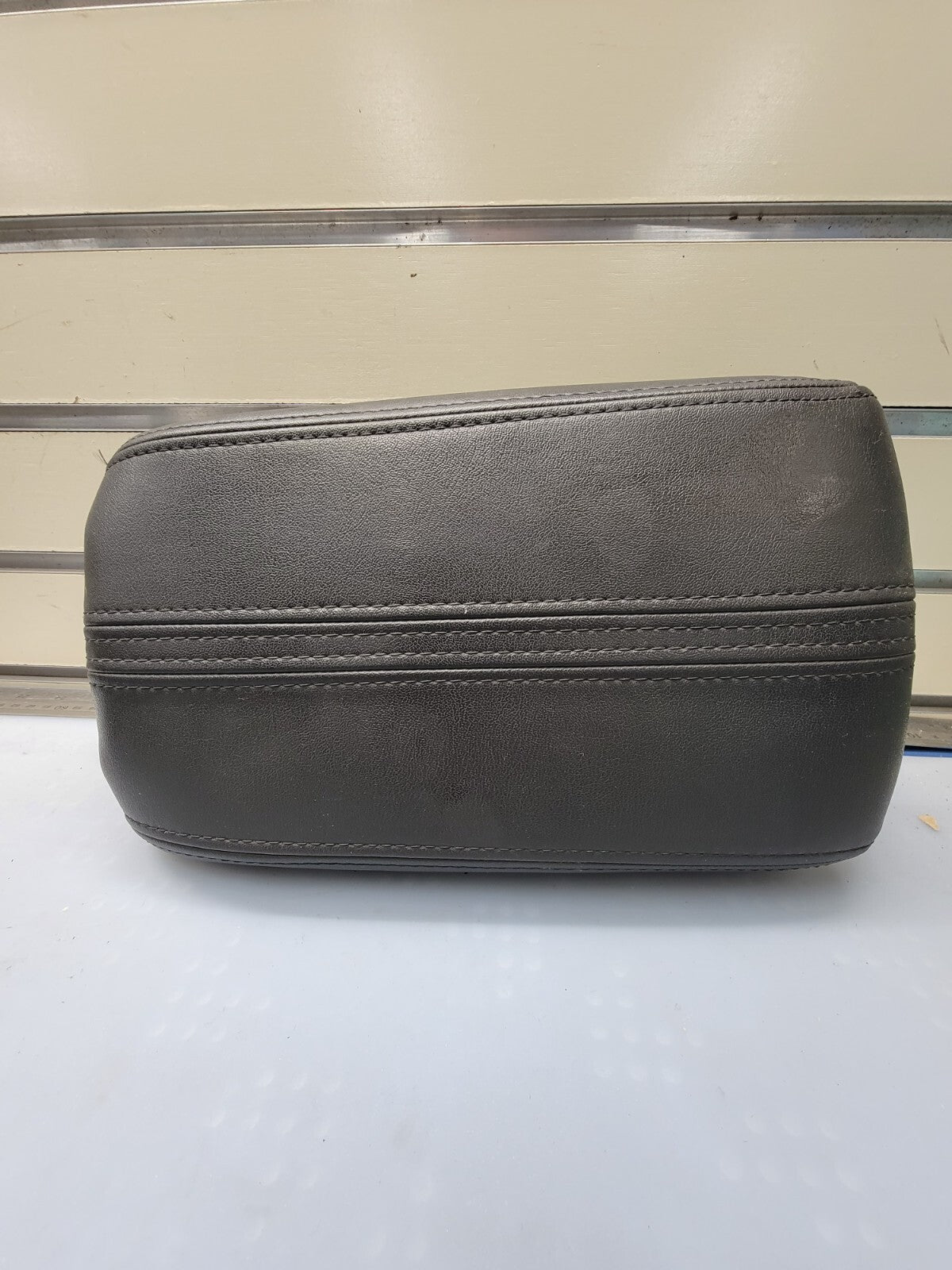 🔥2010 - 2012 Lincoln MKZ Center Console Lid Armrest Dark Gray Leather
