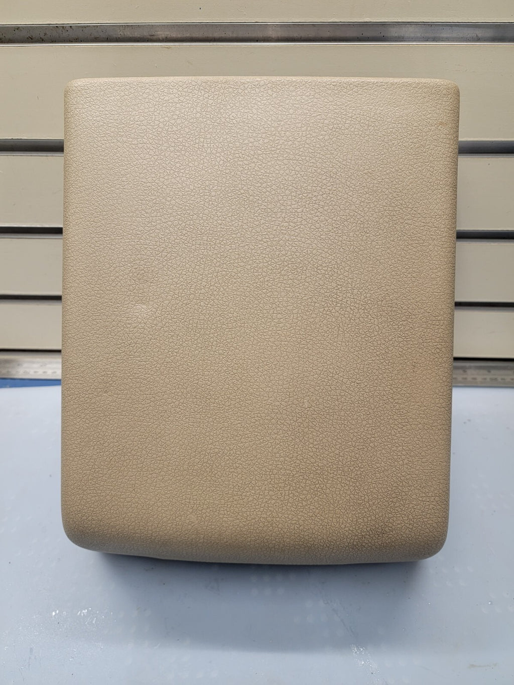 🔥07-14 FORD EXPEDITION CENTER CONSOLE COLUMN SHIFT ARM REST LID  TAN
