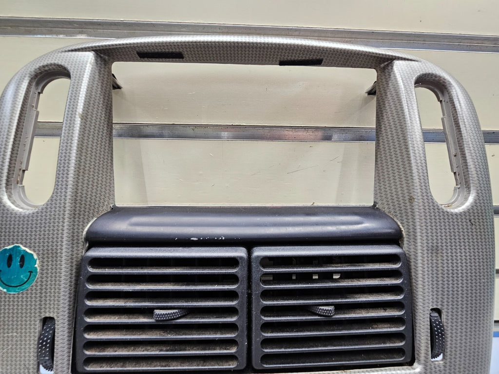 02-05 FORD EXPLORER RADIO CLIMATE TEMPERATURE CONTROL BEZEL Carbon Fiber Silver